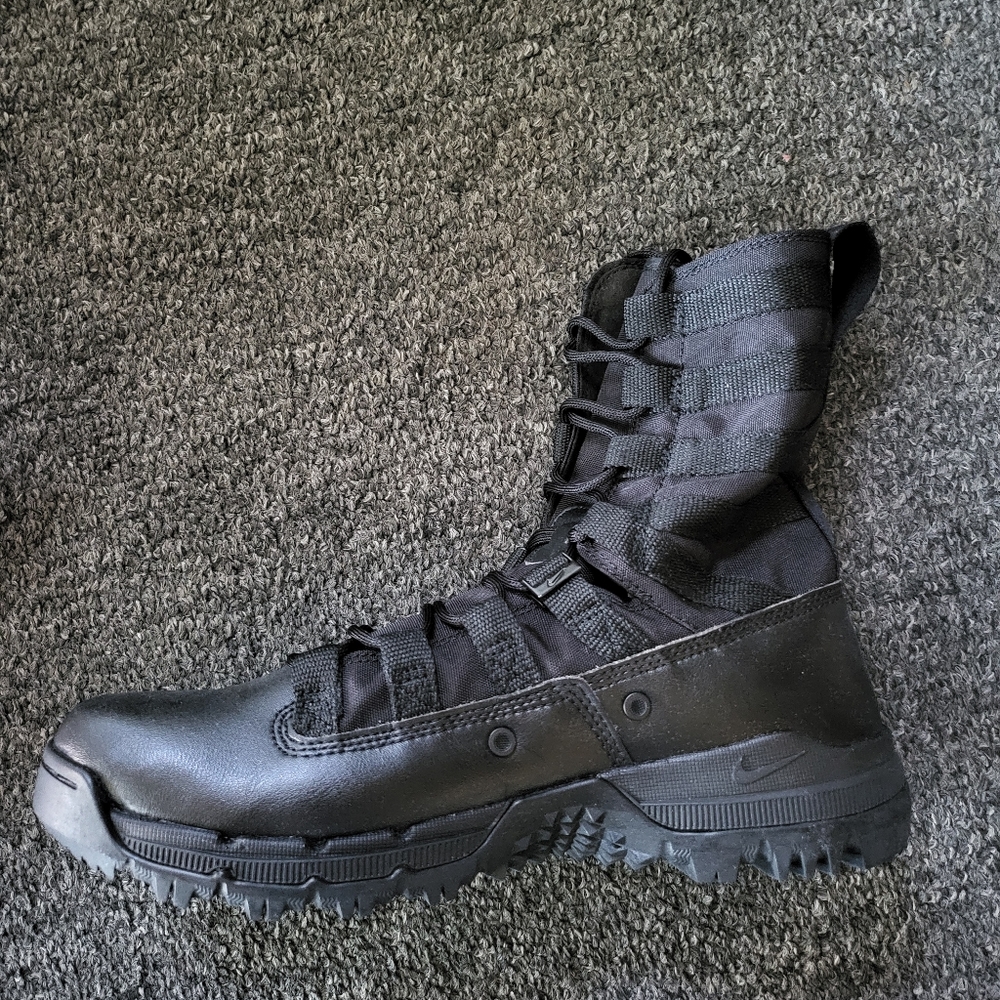 Nike SFB Field Gen 2 8" Tactical Black Military Boots 922474-001Men's Size 8.5